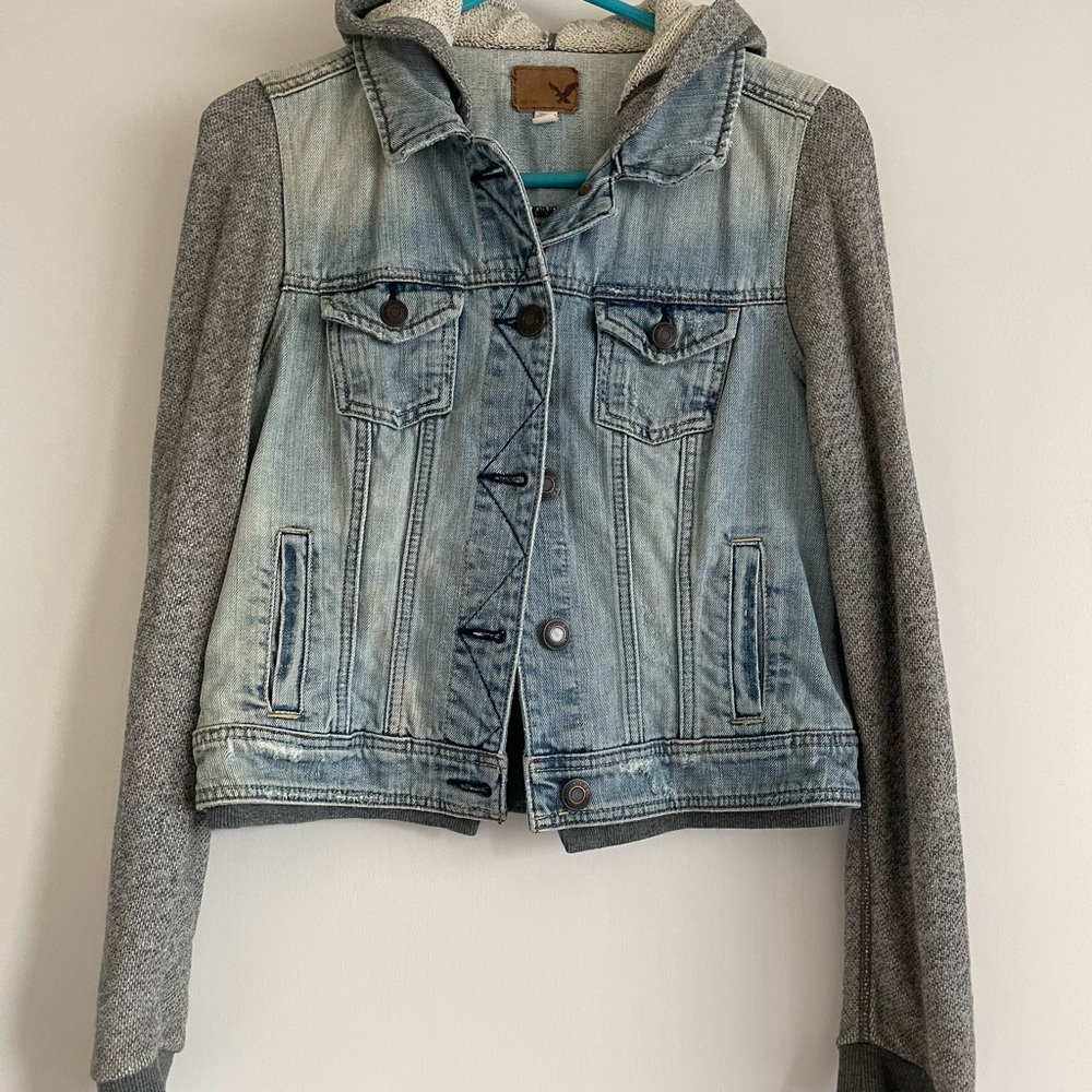 American Eagle Women’s Jean Denim Jacket Hoodie Medium